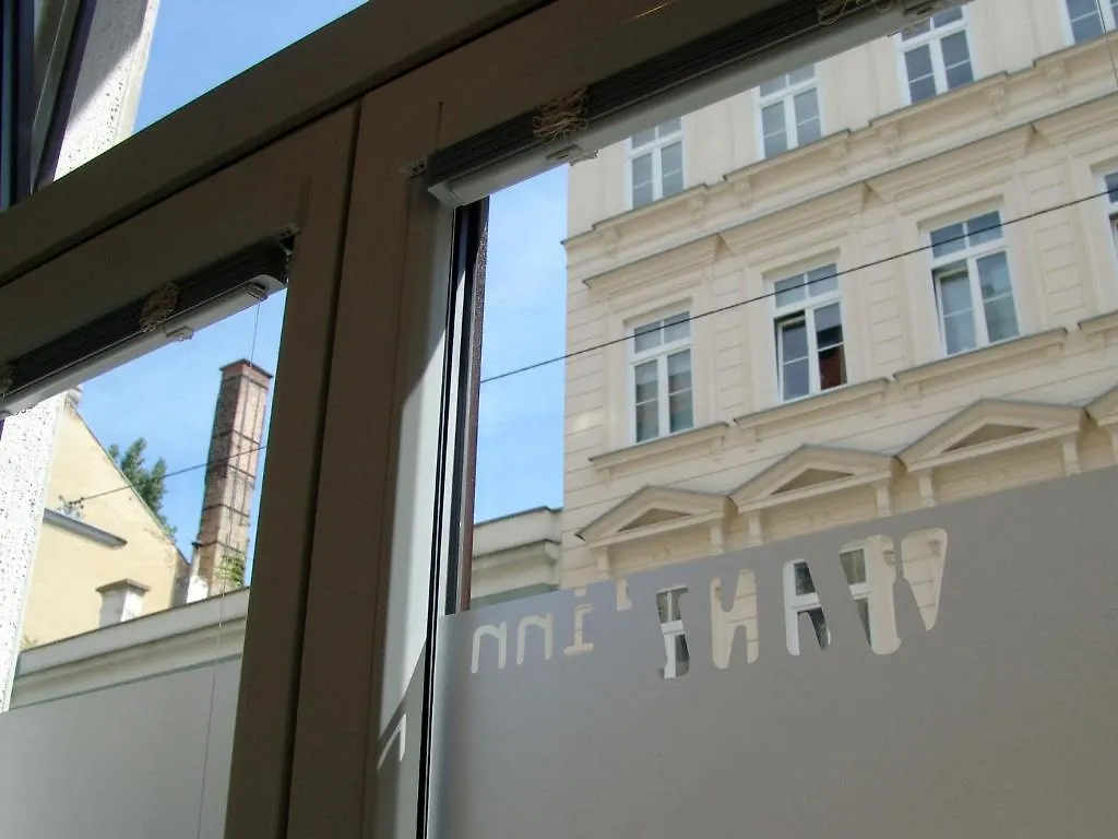 Wanz'Inn Design Appartements Vienna Apartment